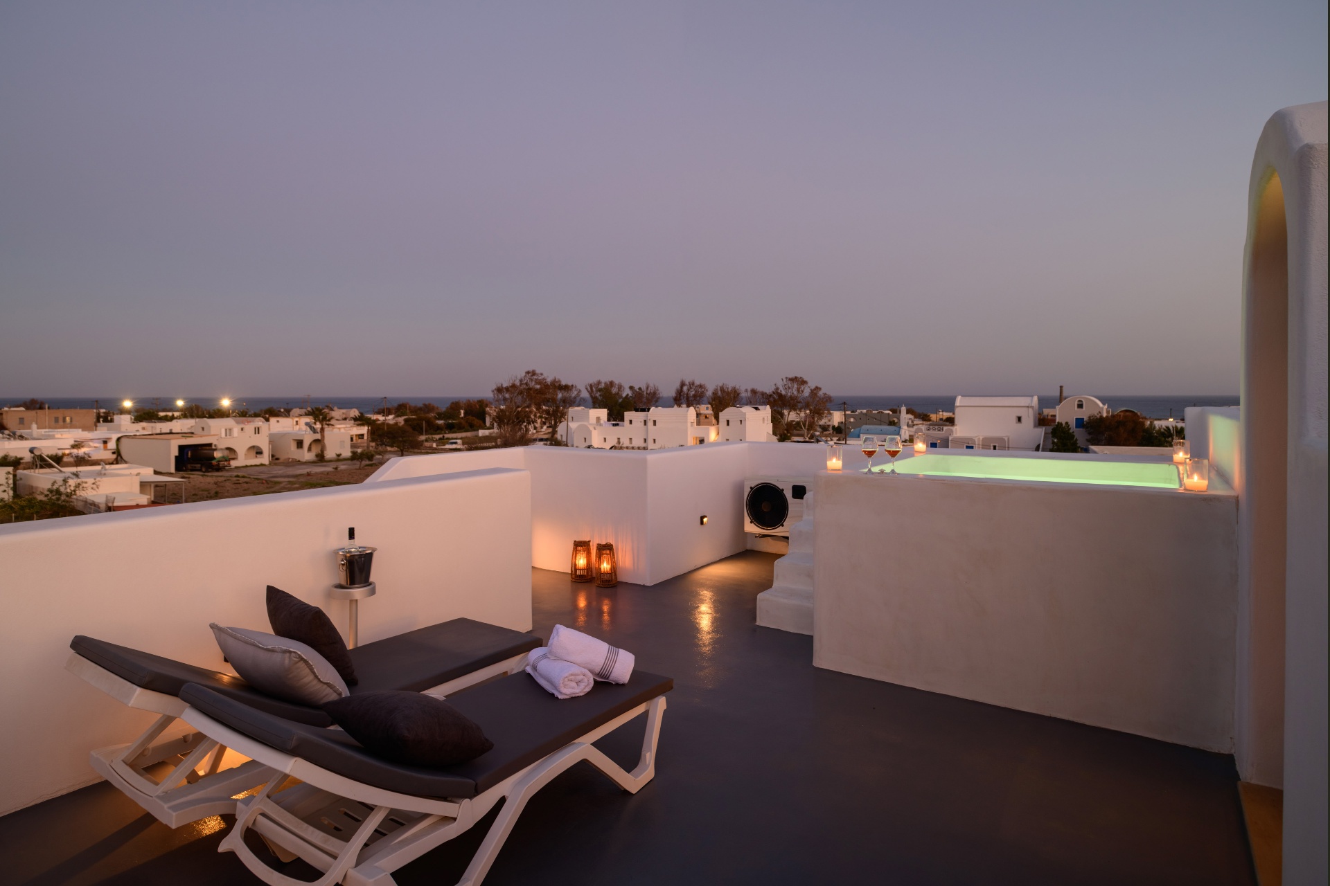 Penny's House — New Luxe Villa & Private Jacuzzi